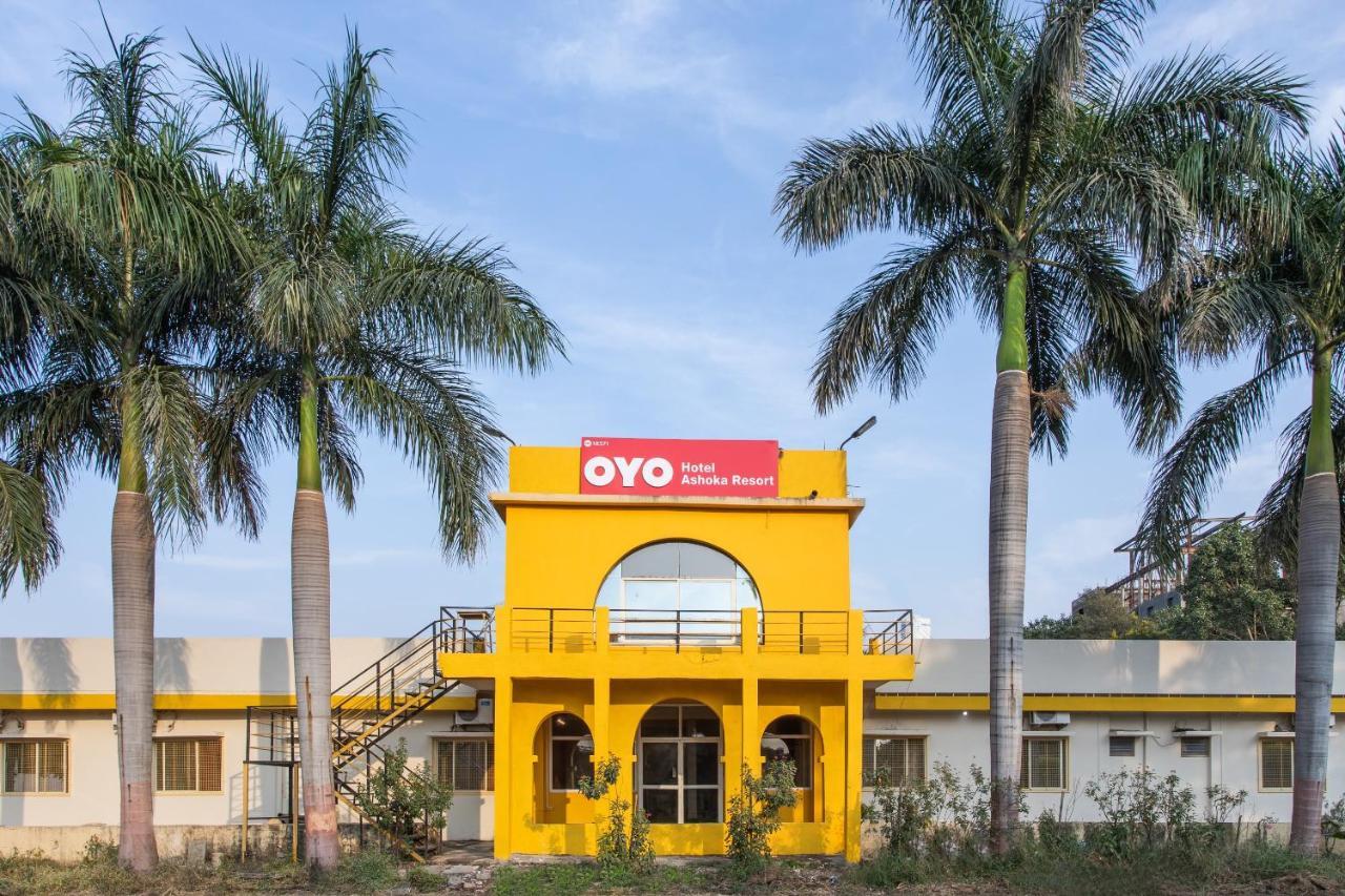 Oyo 18571 Ashoka Resort Indore Eksteriør bilde